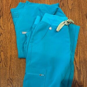 FIGS TEAL Jogger Scrub Pants & top set